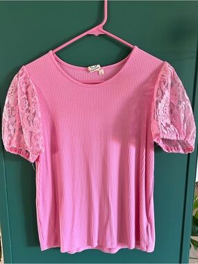 Pink Ribbed Tee with Lace Puff Sleeves Spring